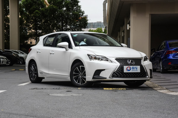 全新雷克萨斯ct200h金融购车 首付一半享0息
